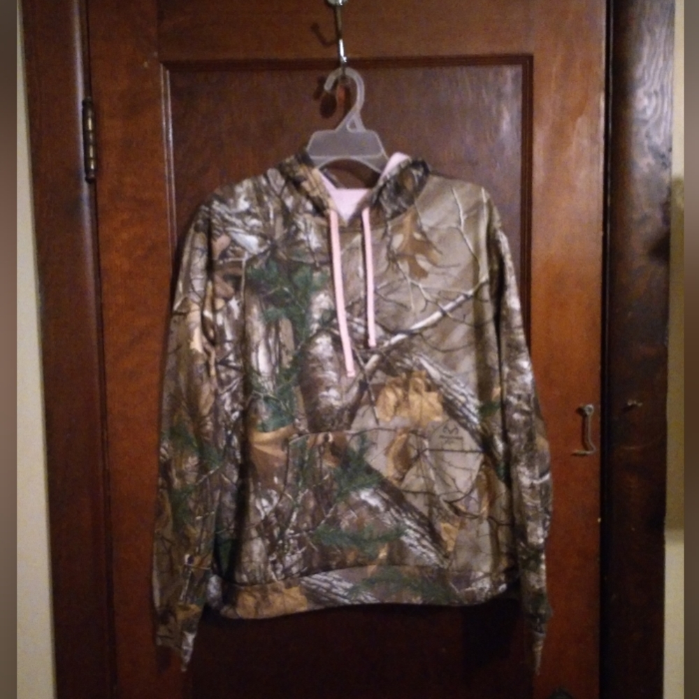 Women's camo hoodie